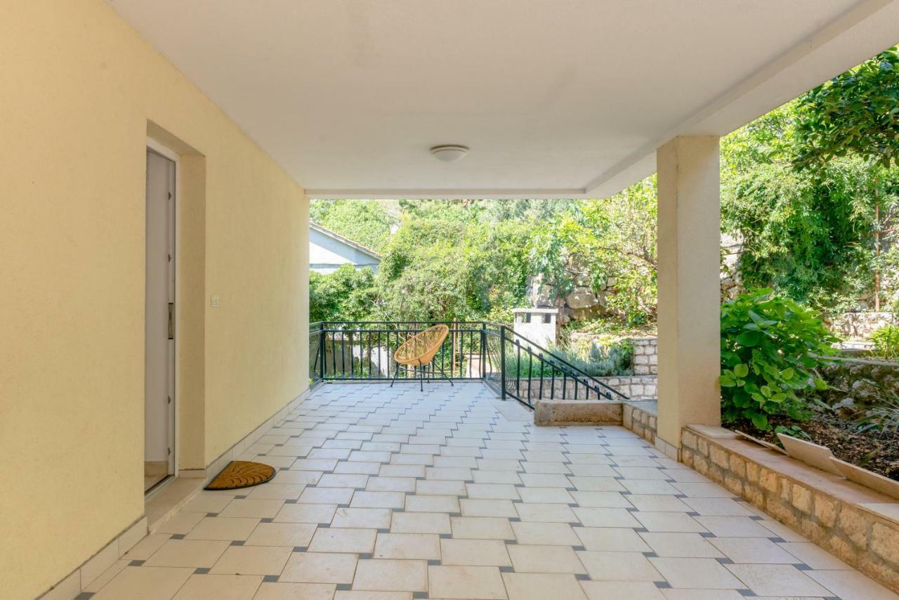 Apartmani Mirta Omis Exterior photo
