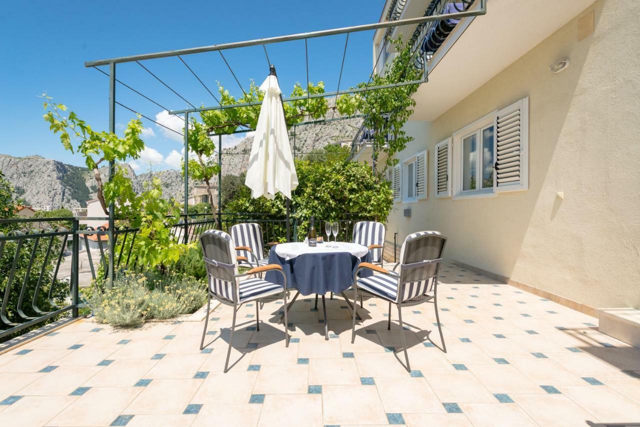 Apartmani Mirta Omis Exterior photo
